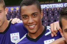 "Anderlext"ning yosh futbolchisi "CHelsi" va "MYU"ga o'tishdan bosh tortdi