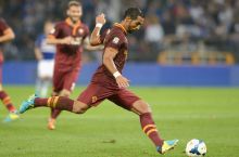 "Bavariya" "Roma"ning marokashlik himoyachisiga qiziqmoqda