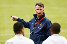 Voetbal International: ван Гал может возглавить «Арсенал»