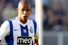 FIFA "Portu" futbolchisiga Portugaliyada o'ynashga ruxsat bermadi
