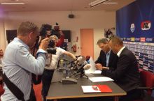 Van Basten AZ bilan shartnoma tuzdi