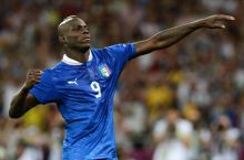 VIDEO. Mario Balotelli o'zidan intervyu oldi