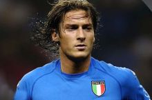 Totti: "Italiyani kuchli to'rtlikka qo'yardim"