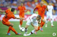 Robin van Persi: Meni asrash uchun almashtirishdi