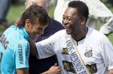 Pele: "Neymar tik turib o'ynashni o'rganishi va tez yiqilmasligi kerak"