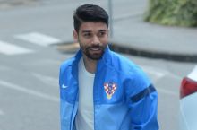 Eduardo Xorvatiya va Braziliya o'yinidan oldin ikkala madhiyani ham kuylaydi