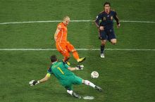 Robben: “2010 yildagi final doimo hayolimda bo'ladi, bu faoliyatimning bir qismi”