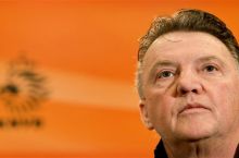 Ван Гаал: "Мы не смогли бы обыграть испанцев, играя по схеме 4-3-3"