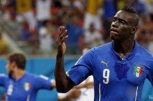 Balotelli Buyuk Britaniya qirolichasidan o'pich so'radi