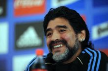 Марадона: "Я бы взял на чемпионат мира Кака и Роналдиньо"