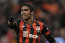 Milan Duglas Kosta borasida rasmiy taklif bilan chiqadi