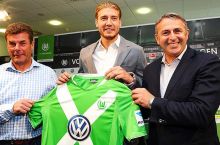Bendtner "Volfsburg"da 3-raqamni tanladi