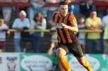 Snodgrass yarim yil futbol o'ynamaydi
