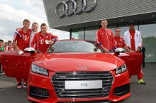 "Audi"ning taqdimot marosimida "Bavariya" futbolchilari ishtirok etishdi (FOTOGALEREYA)