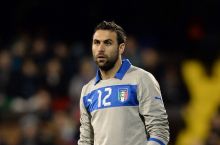 Gollandiya bilan o'yinda Italiya terma jamaosi darvozasini Sirigu qo'riqlaydi