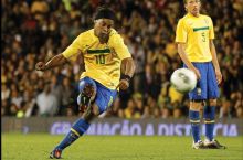 Rasmiy xabar. Ronaldino Keretaro klubiga o'tdi