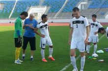 “Neftchi” yangi stadionda ilk mashg'ulotini o'tkazdi FOTO