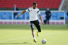 "CHelsi" futbolchisi Mikel jurnalist ayolni qorniga zarba berdi