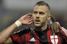 Menez umumiy guruh mashg'ulotlariga qo'shildi