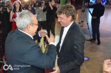 "Lokomotiv"ga kumush medallar topshirildi