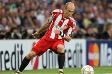 Bild: 2012 yil Robben Bavariyani tark etishga yaqin bo'lgandi