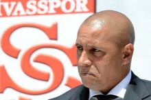 "Сивасспор" расторг контракт с Роберто Карлосом