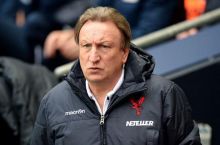 "Кристал Пэлас" уволил Уорнока
