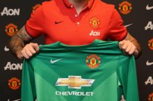 Manchester Yunayted Valdes bilan shartnoma tuzdi