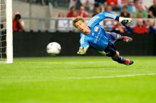 Van der Sar "Ayaks" safida mashg'ulot o'tkazyapti
