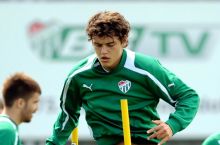 Bavariya Bursaspor futbolchisi Enes Unalga qiziqmoqda