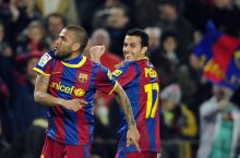 "Barselona" Dani Alves bilan shartnomani uzaytirmoqchi, ammo faqat bir mavsumga