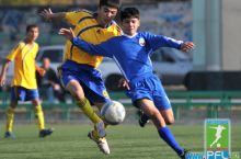 "Navbahor" tarbiyalanuvchilari Mirjalol Qosimov nomli futbol maktabi yoshlari bilan o'ynadi