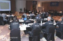Farhod Abdullaev instruktorlarga dars o'tmoqda 