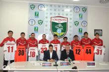 "Lokomotiv" klubi yangi futbolchilarni tanishtirdi
