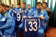 "Dinamo" yangi futbolchilarni tanishtirdi FOTOGALEREYA