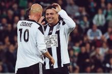 Ronaldo xayriya uchrashuvida xet-trik qayd etdi