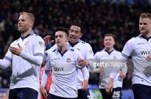 "Bolton"ni yozda 13 nafar futbolchi tark etadi