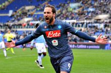Iguain "Napoli"dan ketmoqchi emas