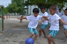 Bolalar sporti. Qamashi tumanida sohil futboli maydonchasi foydalanishga topshirildi
