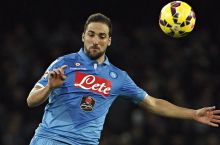 "Arsenal" Iguain borasida taklif bilan chiqdi