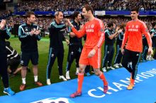 Kurtua Petr CHexning CHelsida qolishini istaydi