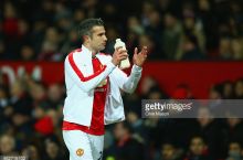 "Manchester Yunayted" Otamendini qo'lga kiritish uchun "Valensiya"ga van Persini berishi mumkin