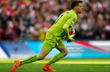 SHesni "Arsenal"dan ketmay, CHex bilan raqobatlashishga qaror qildi