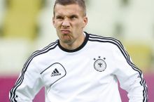 Galatasaroy Podolskini 4 million evroga sotib oladi