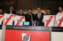 River Pleyt Saviola, Aymar va Lucho Gonsalesni tanishtirdi