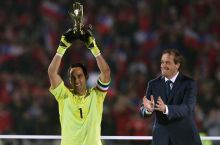 Amerika kubogi-2015. Bravo eng yaxshi darvozabon, Murilo eng yaxshi yosh futbolchi