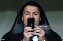 Ronaldu: "Futbolchilar FIFA haqida emas, musiqa, ayollar, moda va soch turmaklari haqida gaplashishadi"