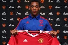 Martial rasman MYU futbolchisiga aylandi