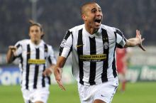 Trezege Buffonni futbol tarixidagi eng kuchli darvozabon deb atadi
