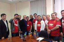 "NTV Plyus" sharhlovchisi Denis Kazanskiy o'zbekistonlik futbol muxlislari bilan uchrashuv o'tkazdi